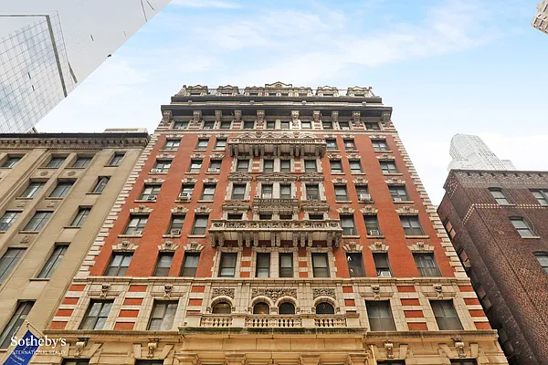 Sold by Sotheby's International Realty | media 10