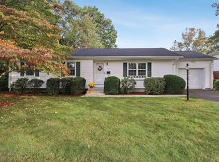 26 Leeds St, Chicopee, MA 01013