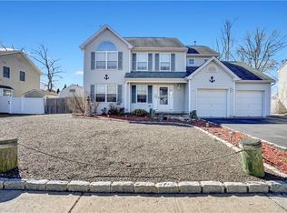 18 Taylor Dr, Brick, NJ 08723