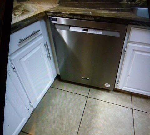 NEW MAYTAG STAINLESS STEEL DISHWASHER