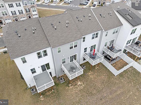 5th image of 35 Ortiz Dr