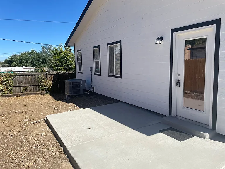 226 S Meade St #1/2 — Photo 8