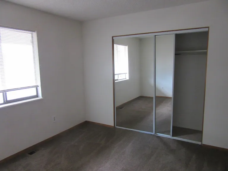 1150 Bacchus Dr #F — Photo 2