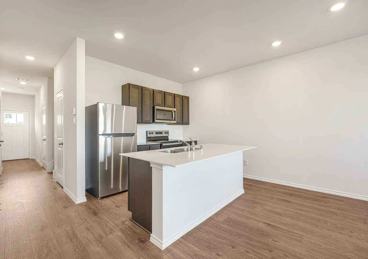 304 Tall Cedar Way — Photo 3