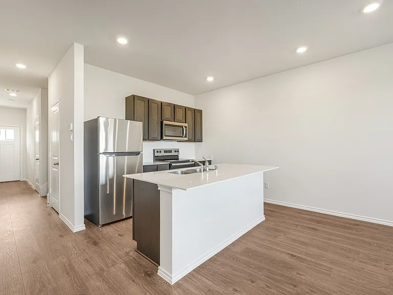 312 Arbor Dr — Photo 5