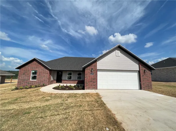 137 Presley Loop, Huntsville, AR 72740