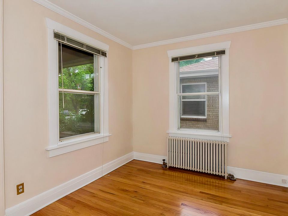 2nd image of 869 Ogden St #1