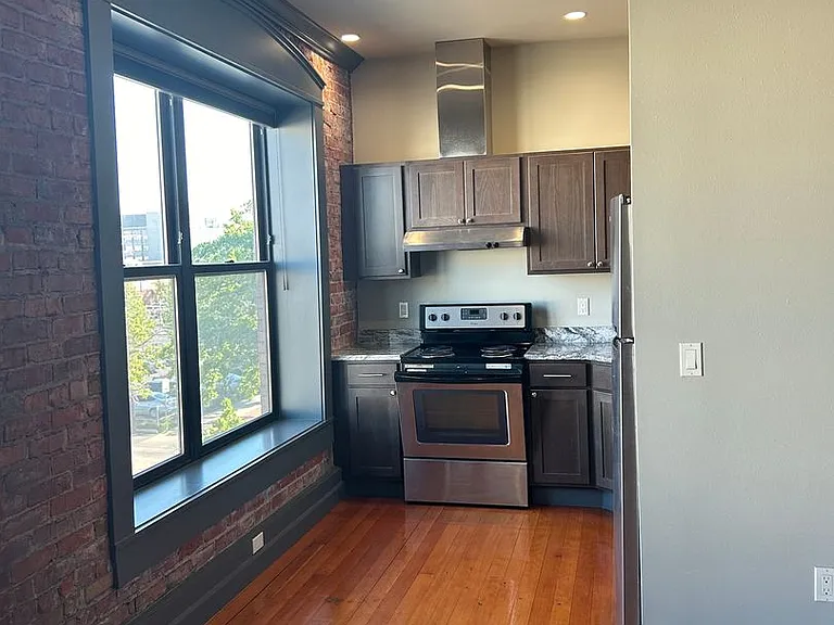 105 S 1st St — Photo 2