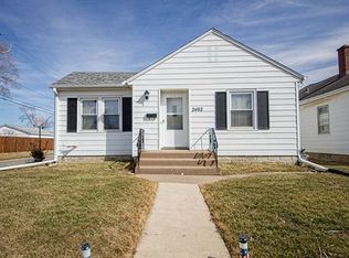 2402 32nd St, Moline, IL 61265
