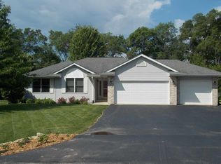 1120 Glacier Dr, Byron, IL 61010