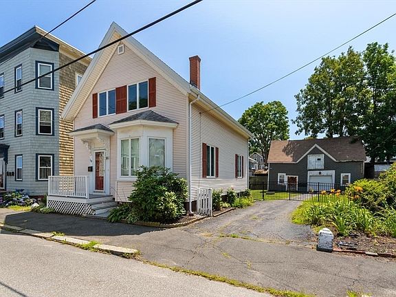 3rd image of 18 Willow Ave