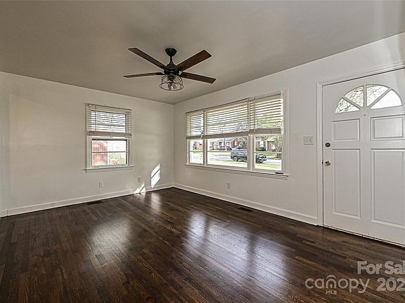 4th image of 4804 Charleston Dr
