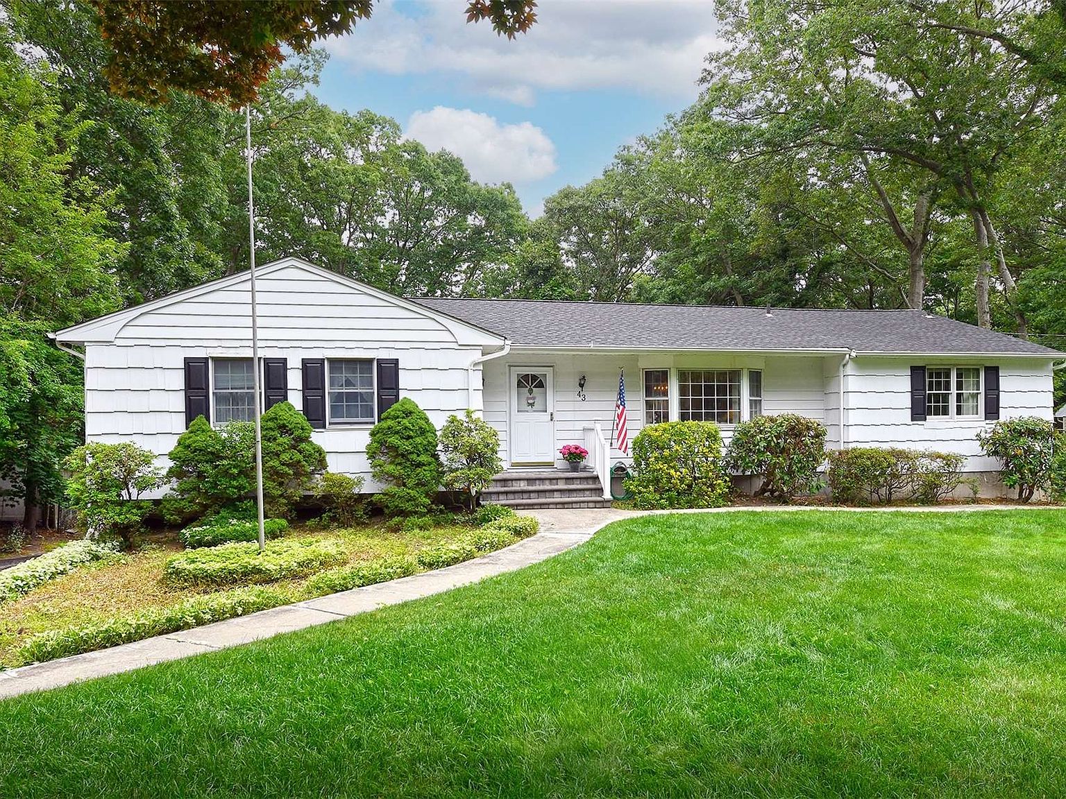 43 Whitewood Drive, Rocky Point, NY 11778 Zillow