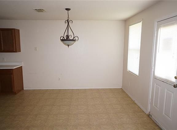 3rd image of 2910 Lake Vista Dr