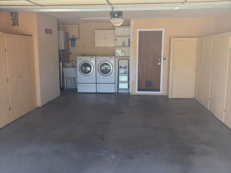 70 Moore Dr — Photo 24