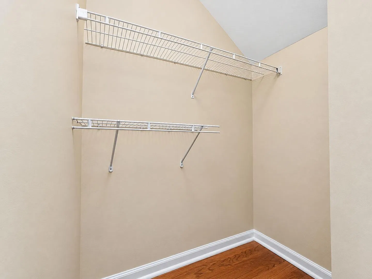 316 Ross Court (3BD/2.5BT) | Cul-de-sac, Gated, Wyncote Townhome with Garage Parking — Photo 3