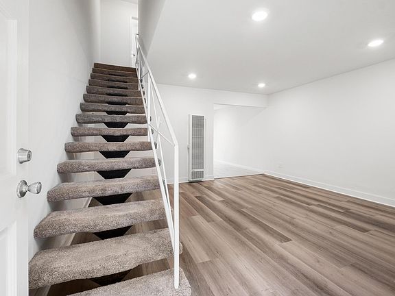 3rd image of 2211 Nelson Ave Unit B