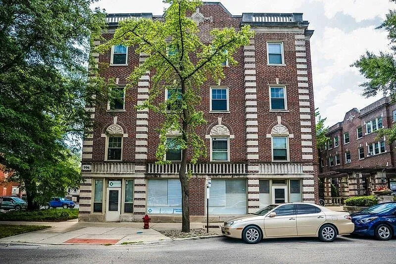 996 Main St Apartments — Photo 2
