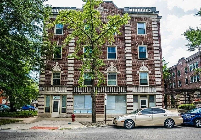 996 Main St Apartments — Photo 3