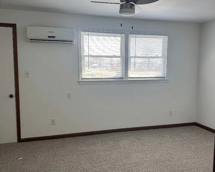 903 Julie Dr — Photo 7