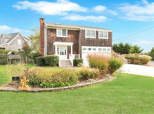 25 Exchange Pl, Westhampton Beach, NY 11978