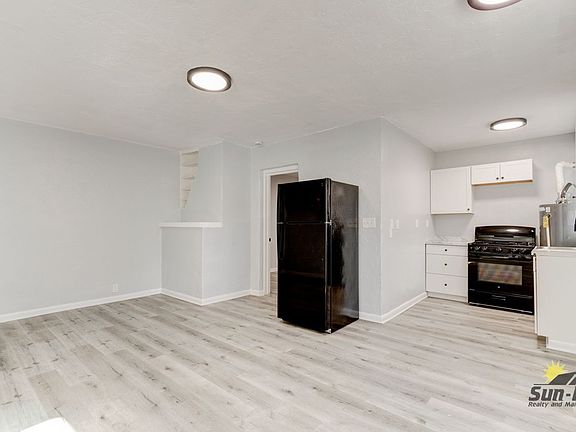 4th image of 222 N Oleander Ave APT 3