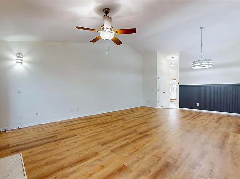 315 S Edison Ave #15 — Photo 9