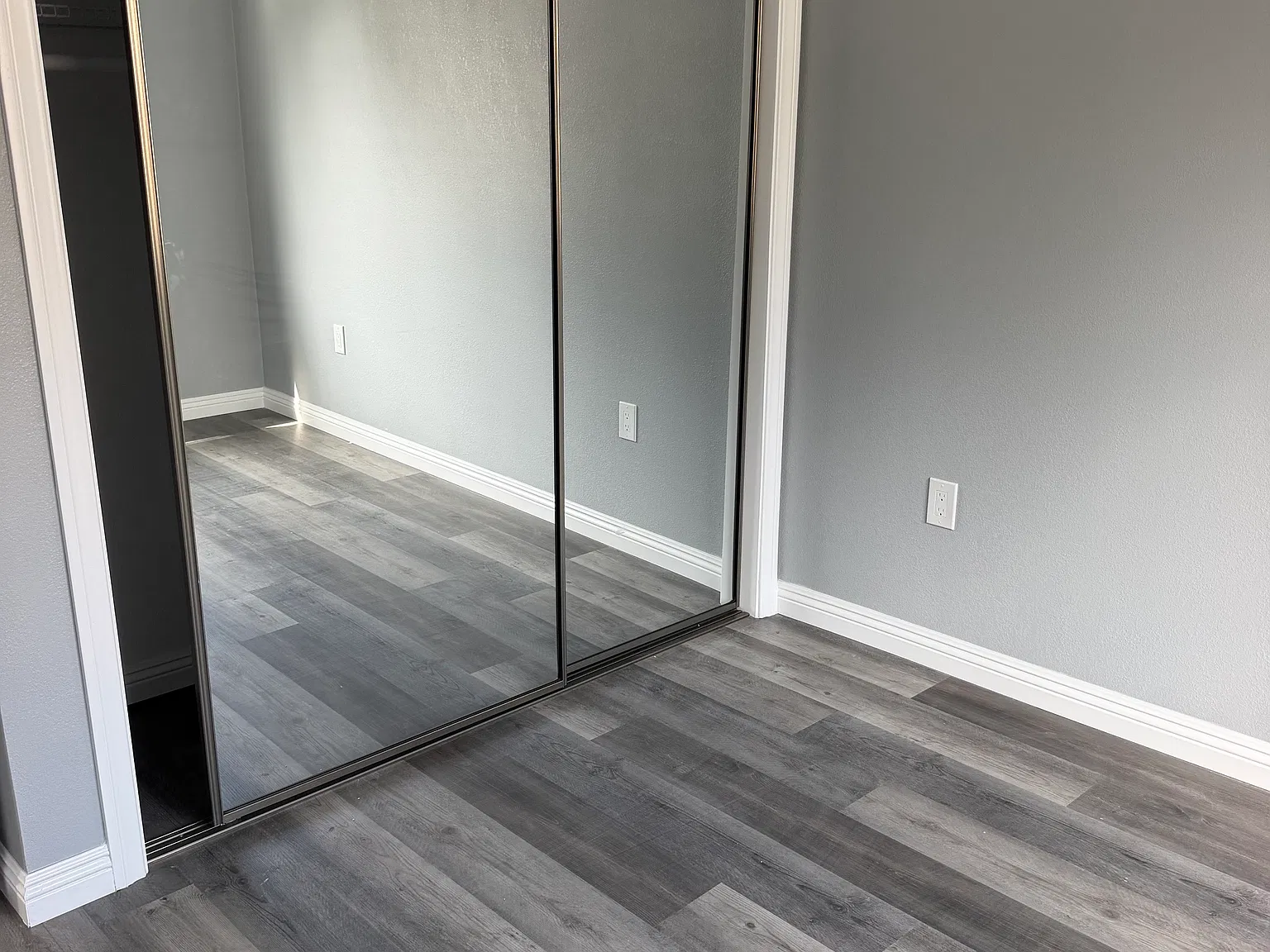 2 bed, 598 sqft, $3,900 — Photo 4