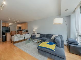 1212 N Wells St APT 403, Chicago, IL 60610