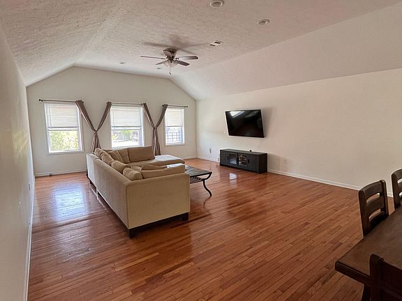 4th image of 4144 Lorain Ct