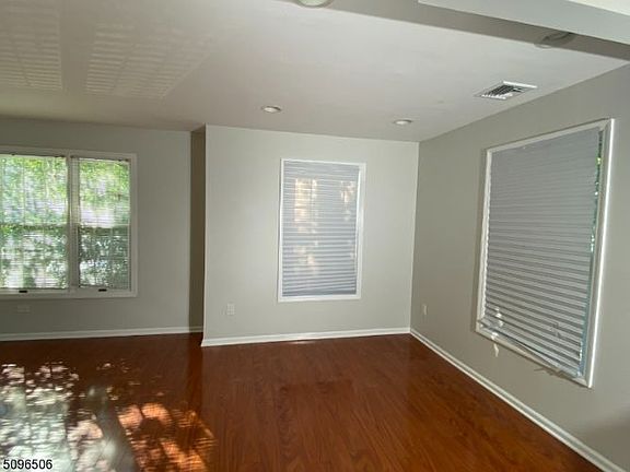 2nd image of 154 Stonyridge Dr #154