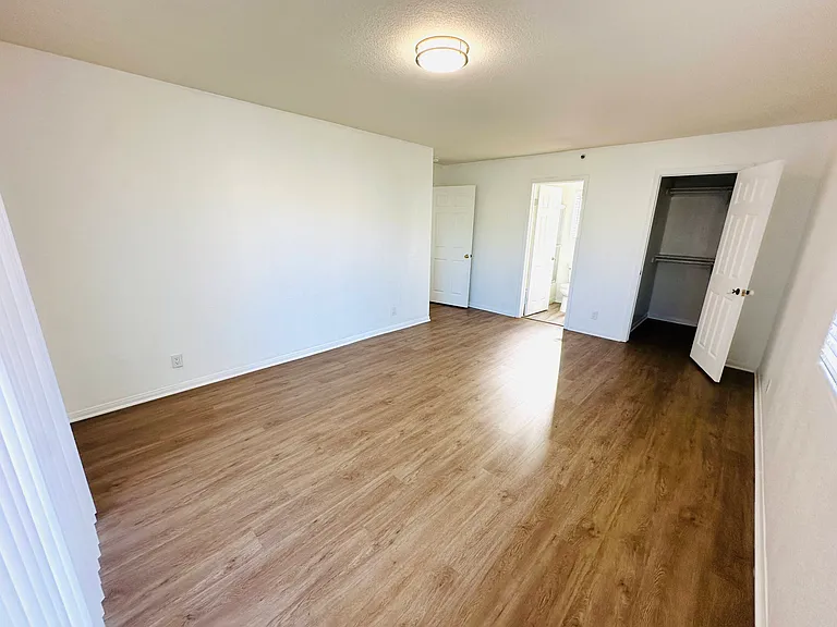 1524 E Spruce St #B — Photo 4
