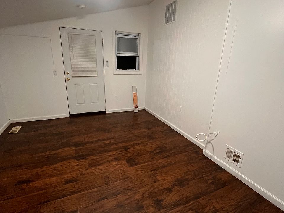 1st image of 25 W 15th St