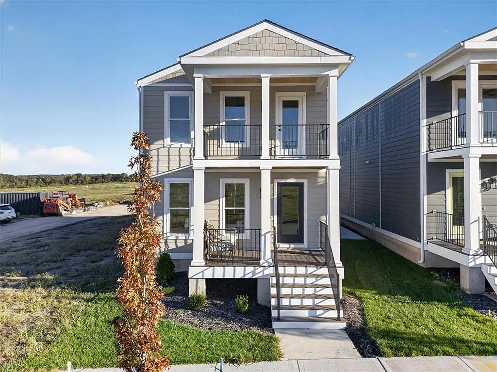 4 bed, 2.5 bath, $2,475 — Photo 1