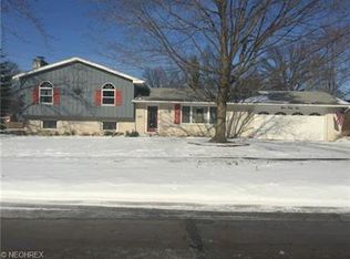 944 Red Hill Dr, Lorain, OH 44052