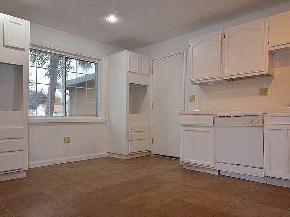 4th image of 5970 Sampson Blvd