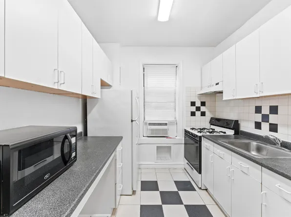 35-39 51st Street image 4 of 16