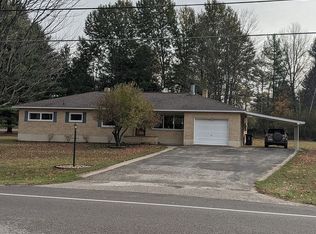 6740 M Rd, Escanaba, MI 49829