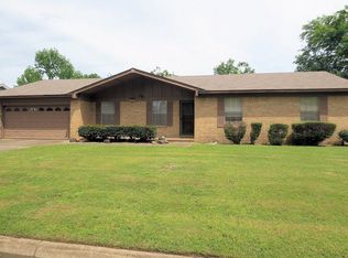 8305 Clover Dr, Fort Smith, AR 72908