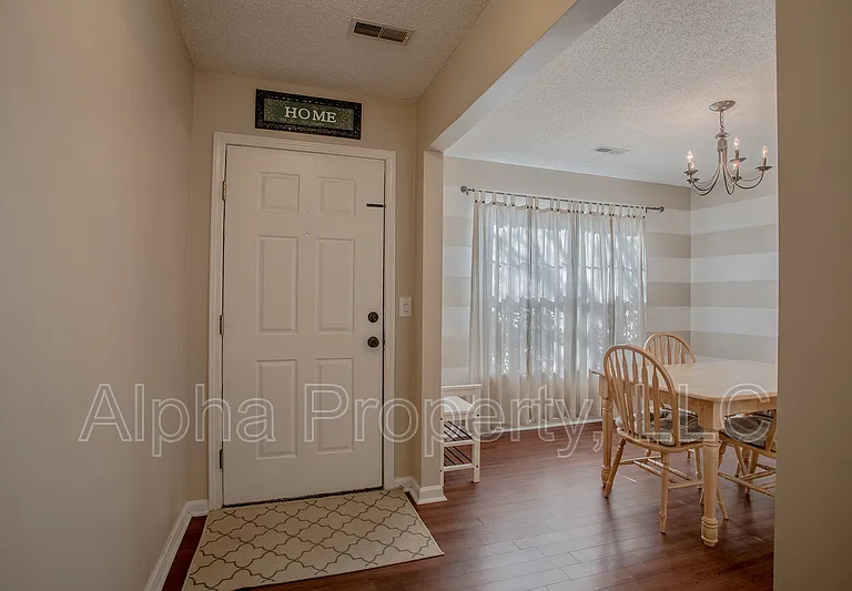 15 Avalon Ct — Photo 3
