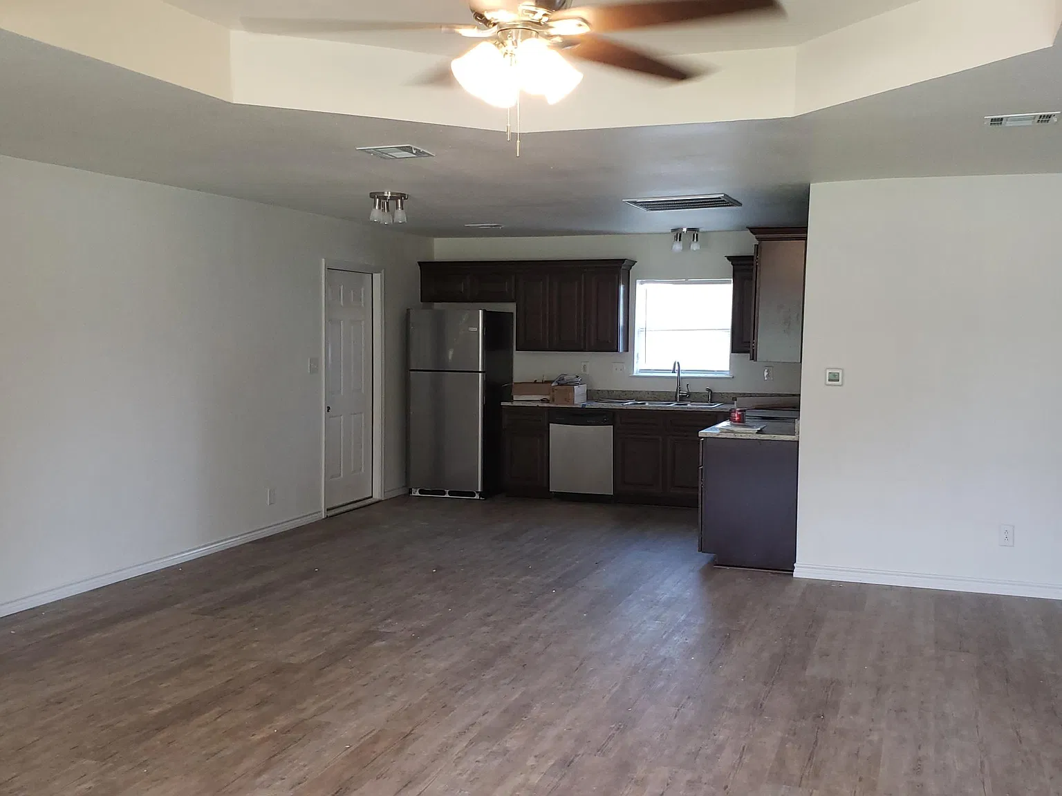 2 bed, 1.5 bath, 1350 sqft, $1,500 — Photo 3