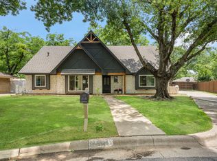 2911 Kircaldy Ct, Arlington, TX 76015