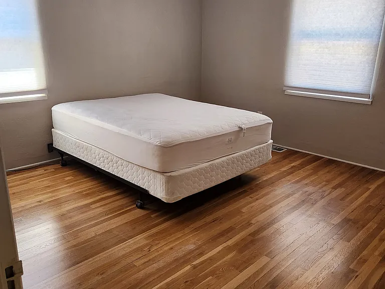 1308 Stanford Dr NE — Photo 11