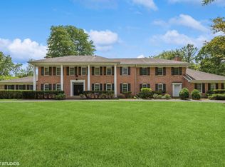 717 Kennington Ter, Lake Forest, IL 60045