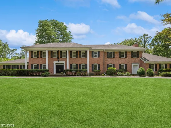 717 Kennington Ter, Lake Forest, IL 60045