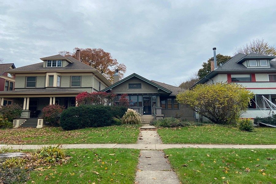 1st image of 235 S Scoville Ave