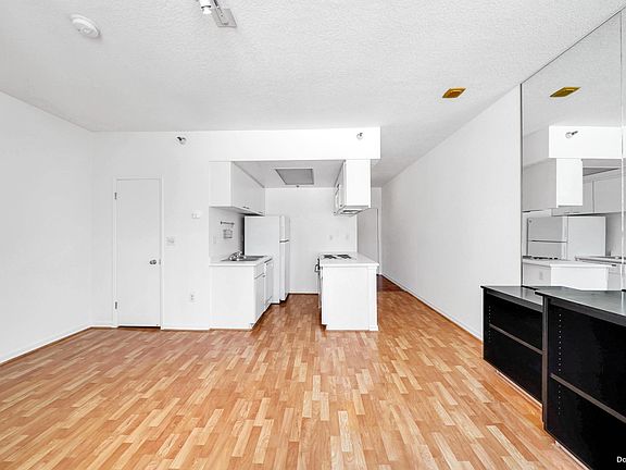 5th image of 201 Harrison St APT 1118