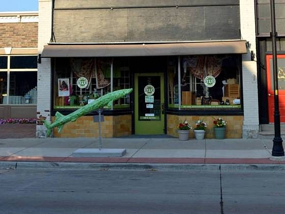 1st image of 139 N 3rd Ave