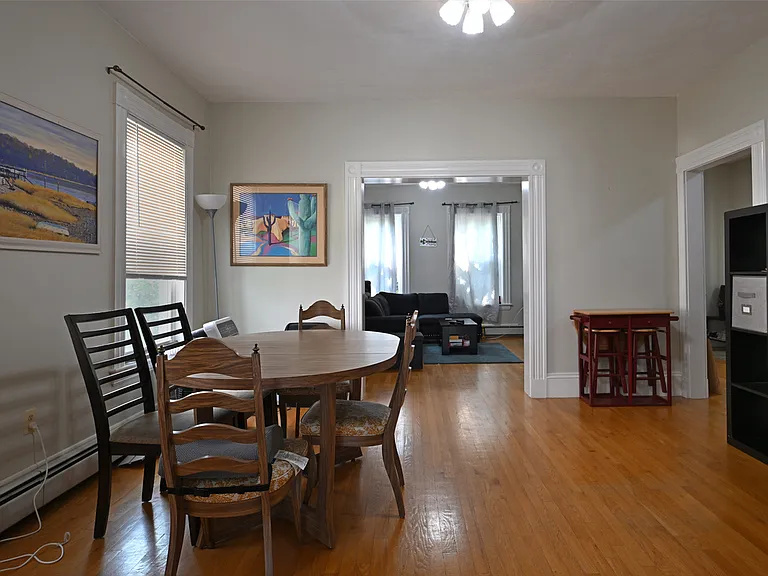 318 N Harvard St — Photo 5