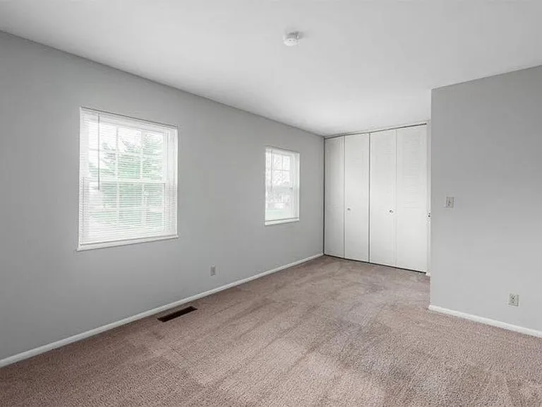 St. Clair Village — Photo 16